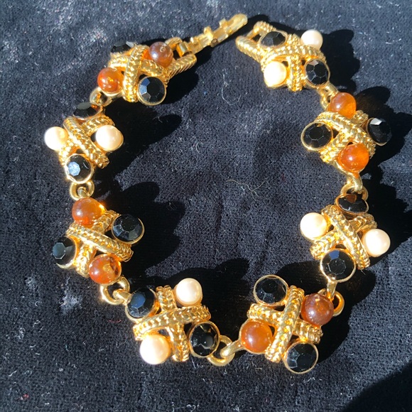 Monet Jewelry - Vintage Monet Bracelet